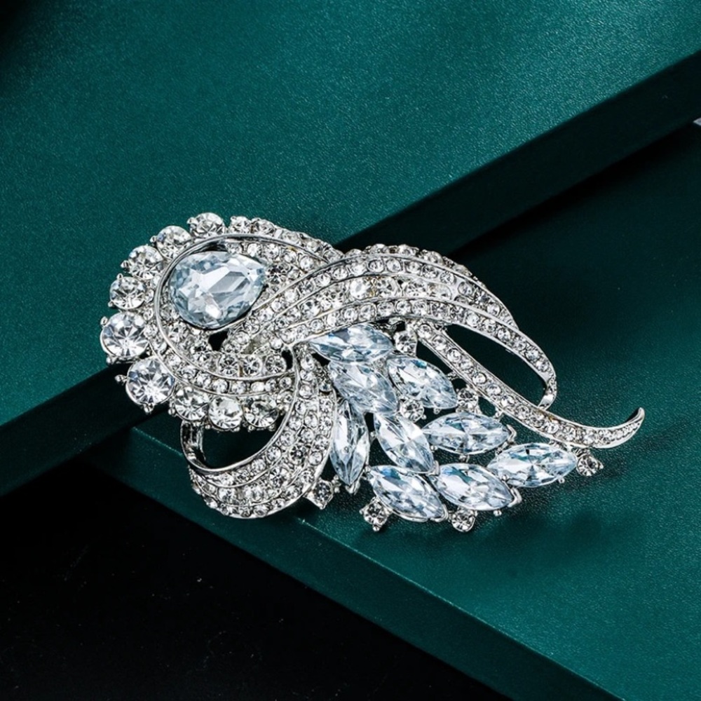 New Statement Rhinestone Crystal Jewelry Brooch - Picture 2 of 5